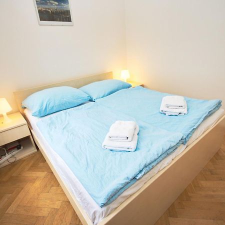 Residence Kostnicke Square Prag Exterior foto