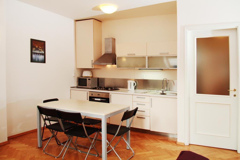 Residence Kostnicke Square Prag Exterior foto