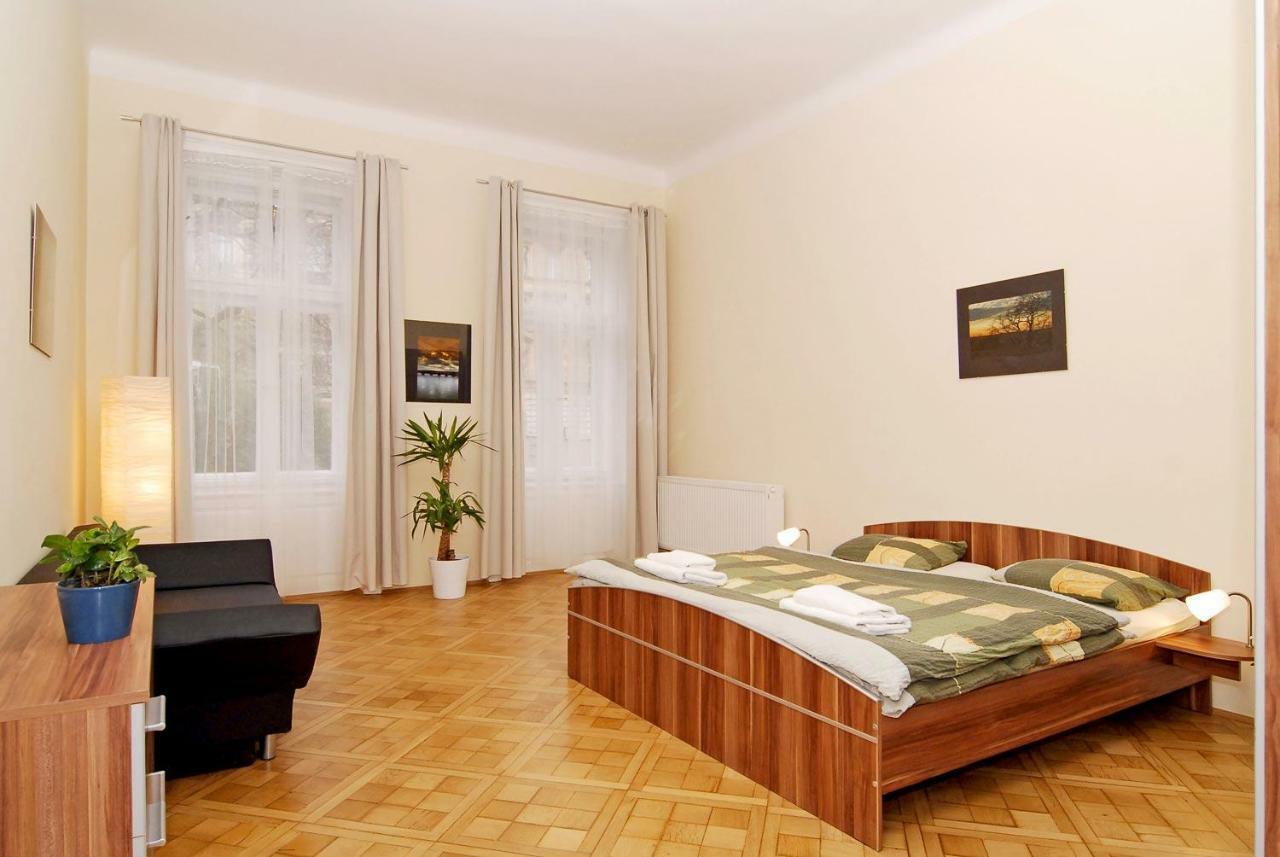 Residence Kostnicke Square Prag Exterior foto